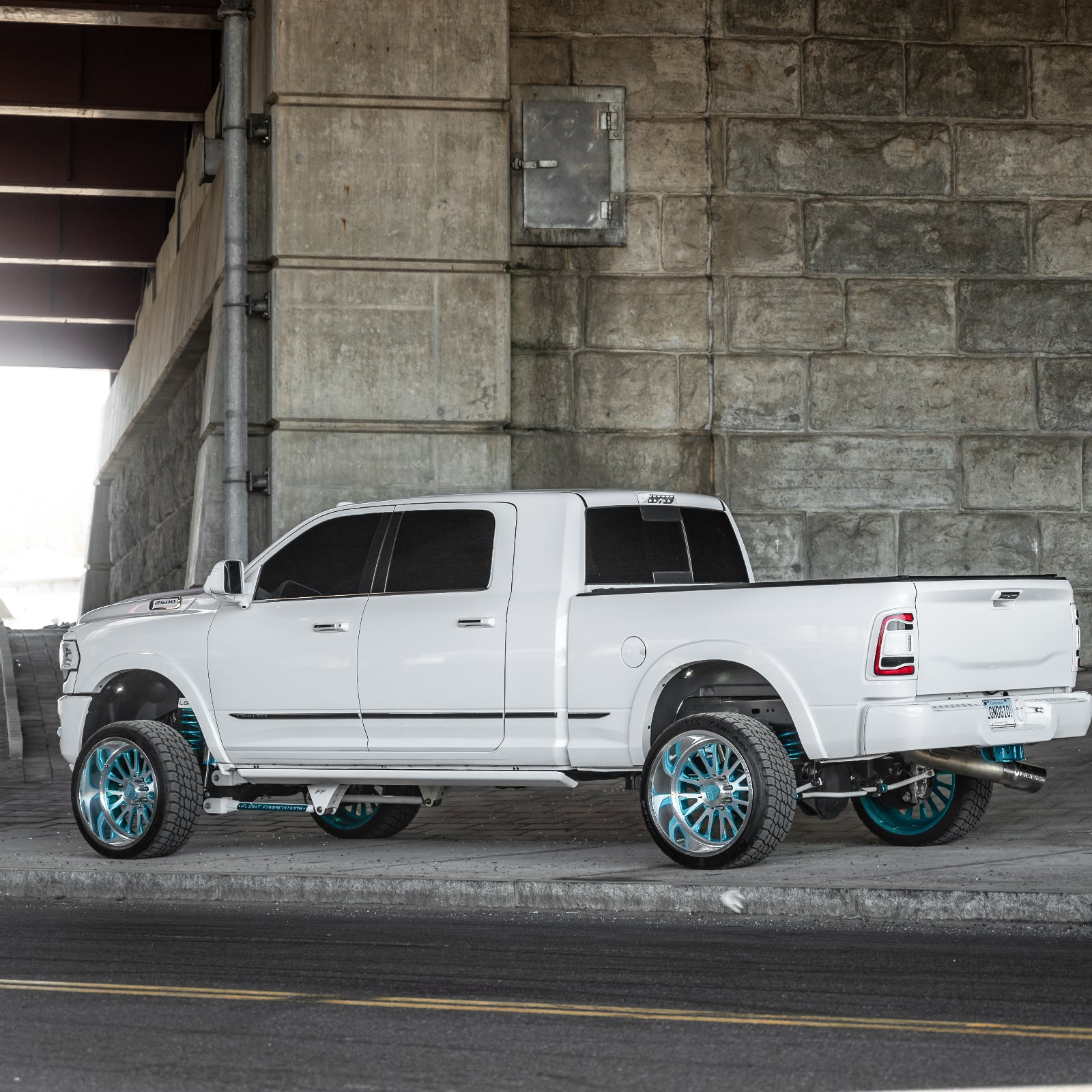 Step Up Your Game: Why Every Truck Needs Quality Side Steps