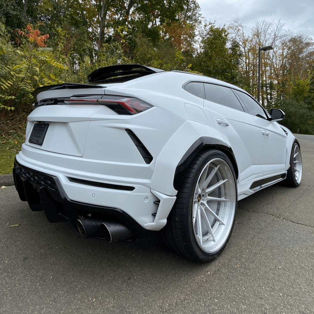 Lamborghini Urus-Urus Vision Widebody Fenders (Limited 50 pieces)