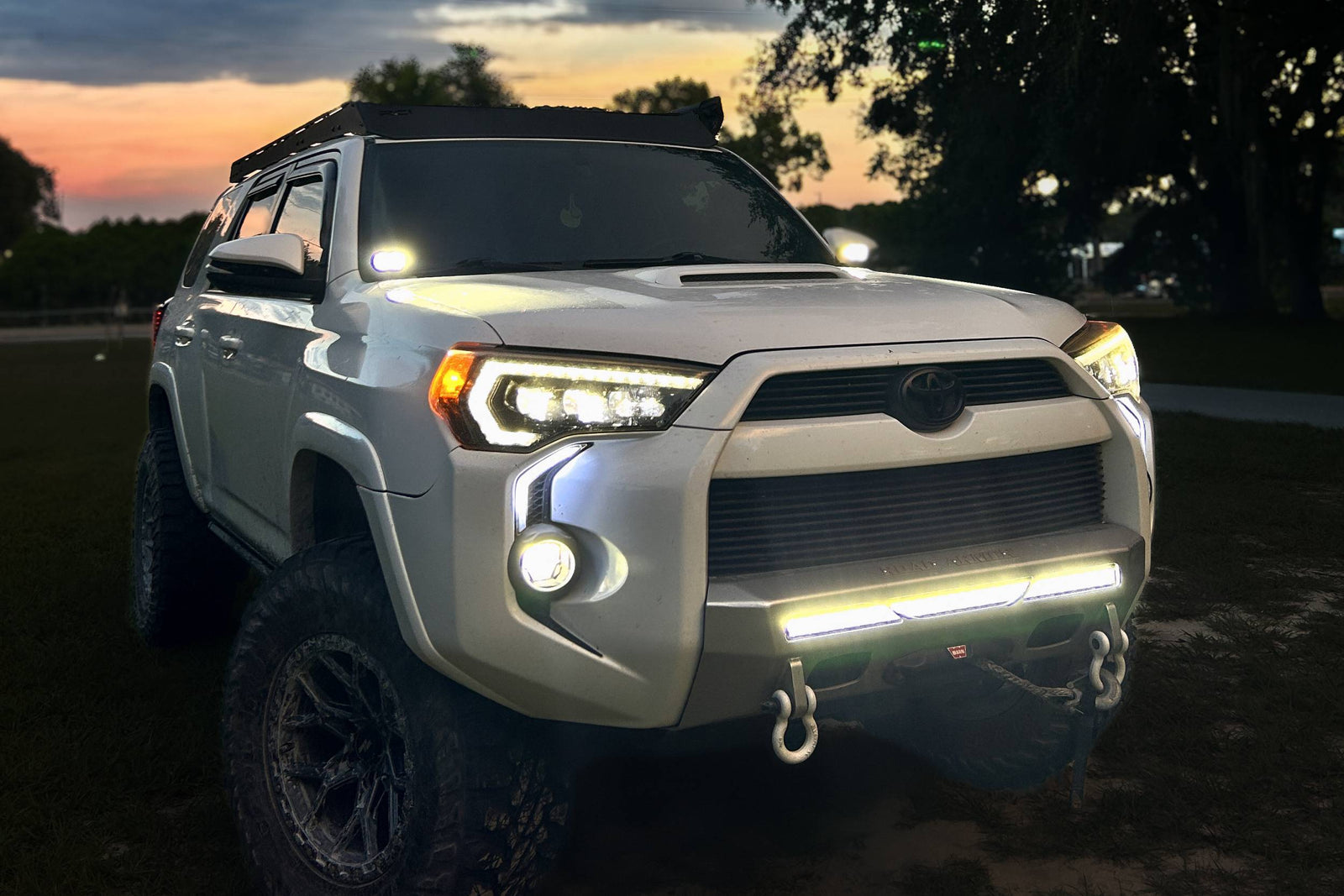Morimoto 2Banger Ditch Light Kit: 14-24 4Runner (HXB Yellow Combo Beam)