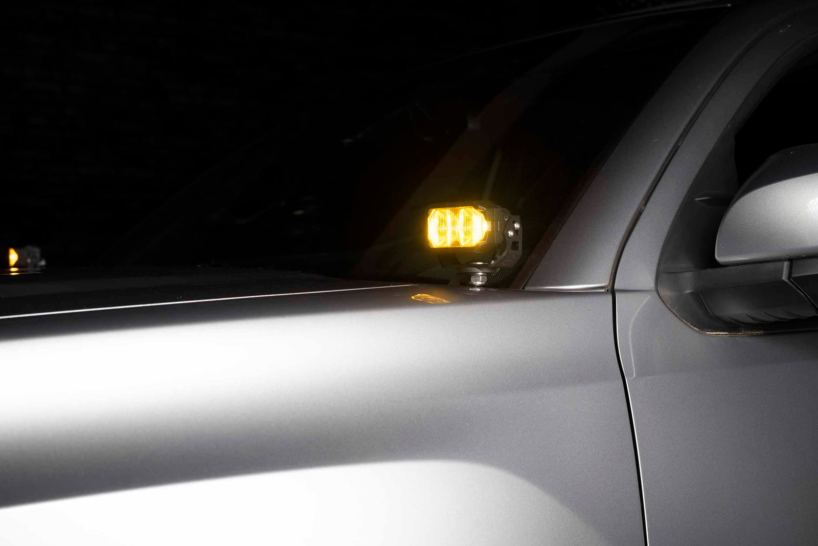 Morimoto 2Banger Ditch Light Kit: 16-23 Tacoma (HXB White Combo Beam)