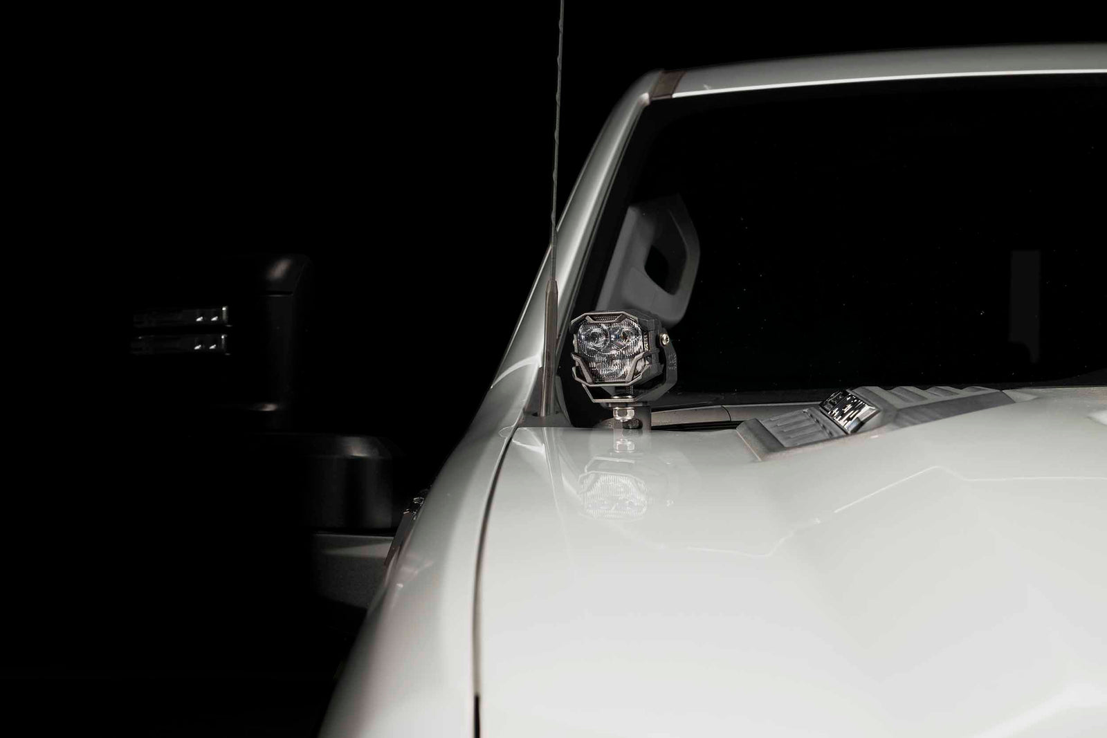 Morimoto 4Banger Ditch Light Kit: 20-24 Silverado HD (HXB Yellow Combo Beam)