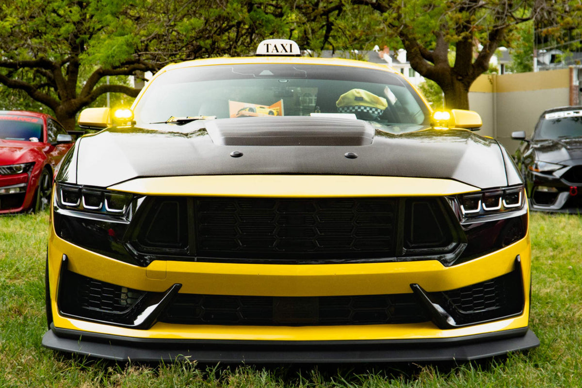 Morimoto 2Banger Ditch Light Kit: 24-26 Ford Mustang (HXB Yellow Combo Beam)