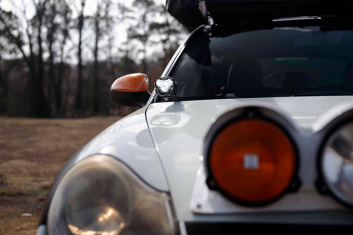 Morimoto 4Banger Ditch Light Kit: 03-10 Cayenne (HXB Yellow Combo Beam)