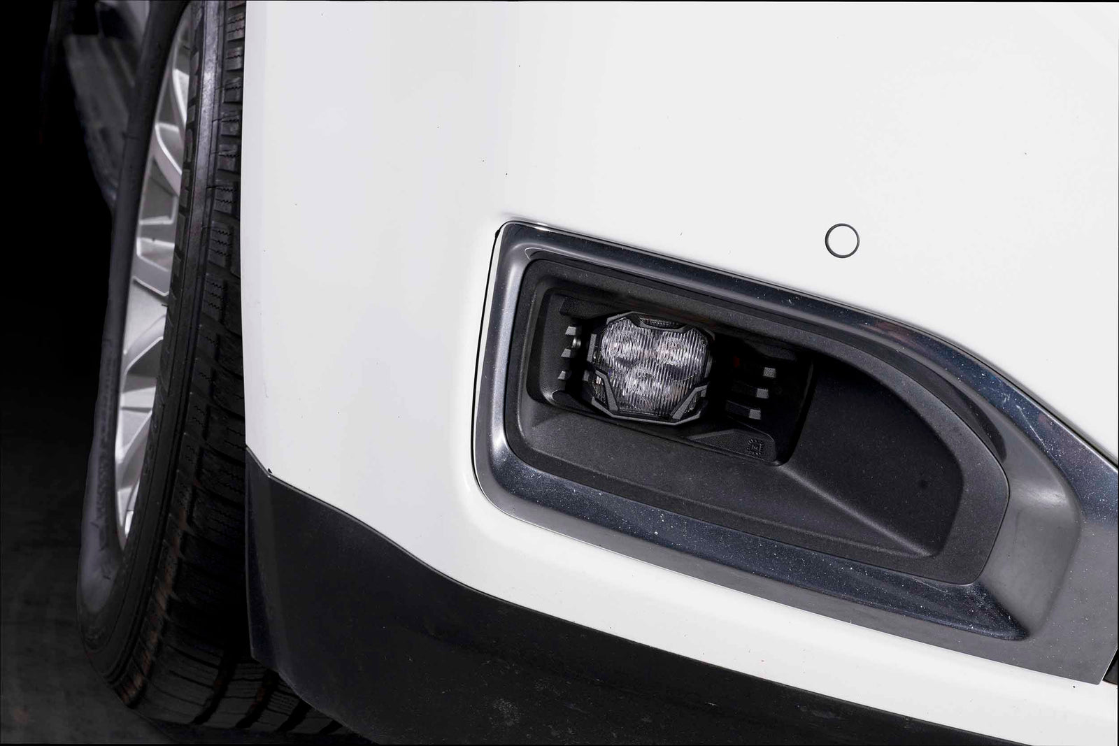 4Banger Fog Lights: Chevrolet Silverado 1500 (07-15) (HXB White SAE Wide Beam)