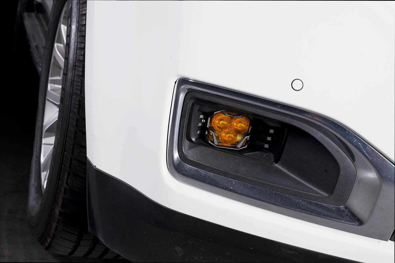 4Banger Fog Lights: Chevrolet Silverado 2500 (07-14) (HXB Yellow SAE Wide Beam)