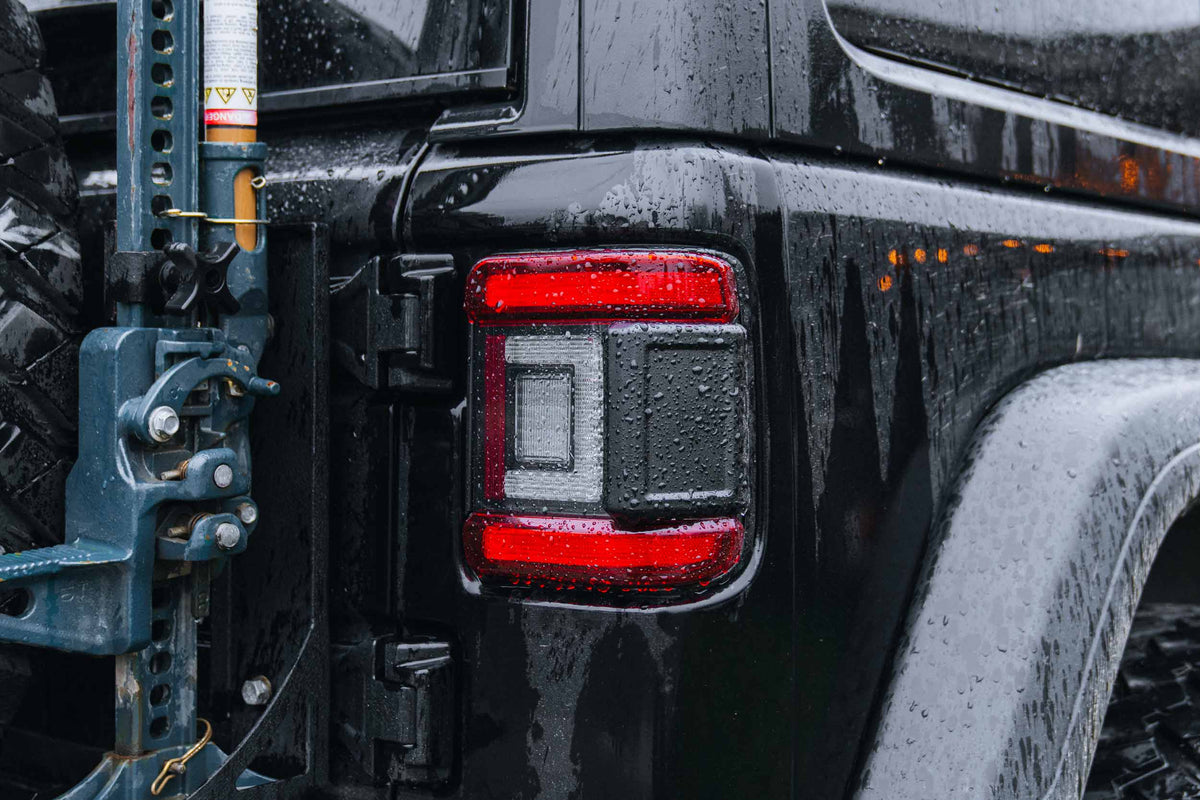 2018+ Jeep Wrangler JL Super7 Heads and Red Tails