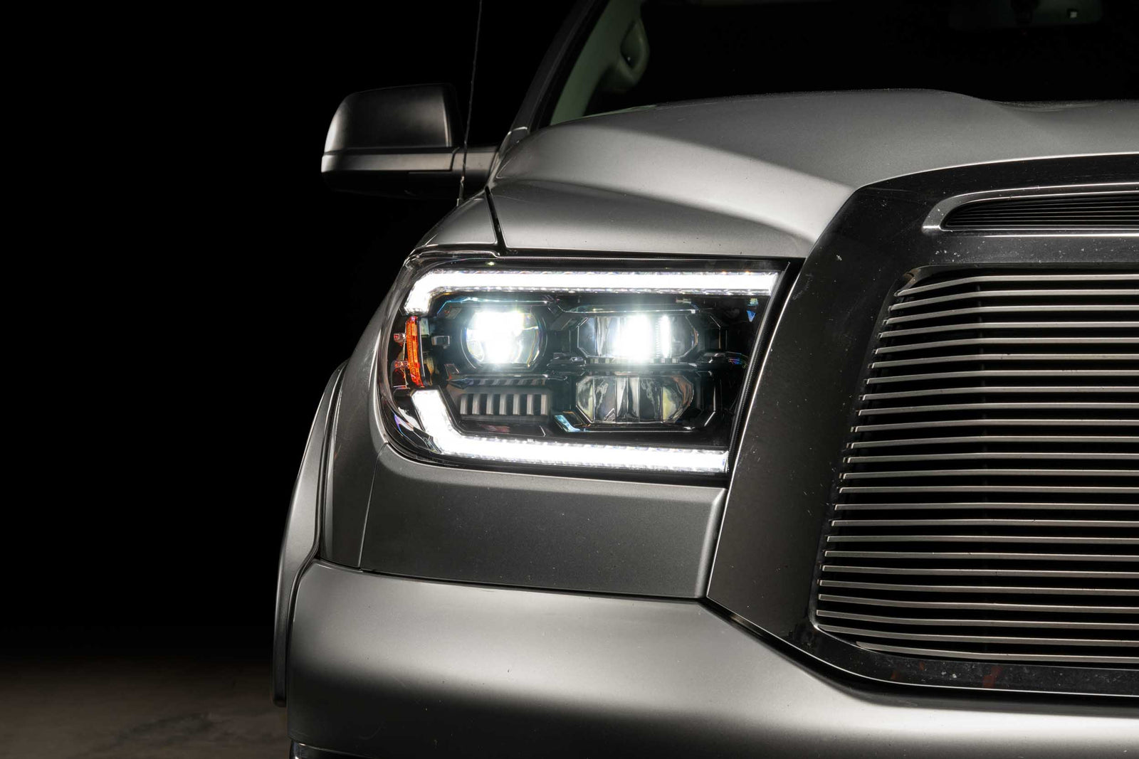 XB Evo Hybrid Headlights: 07-13 Tundra / 08-17 Sequoia (Set)