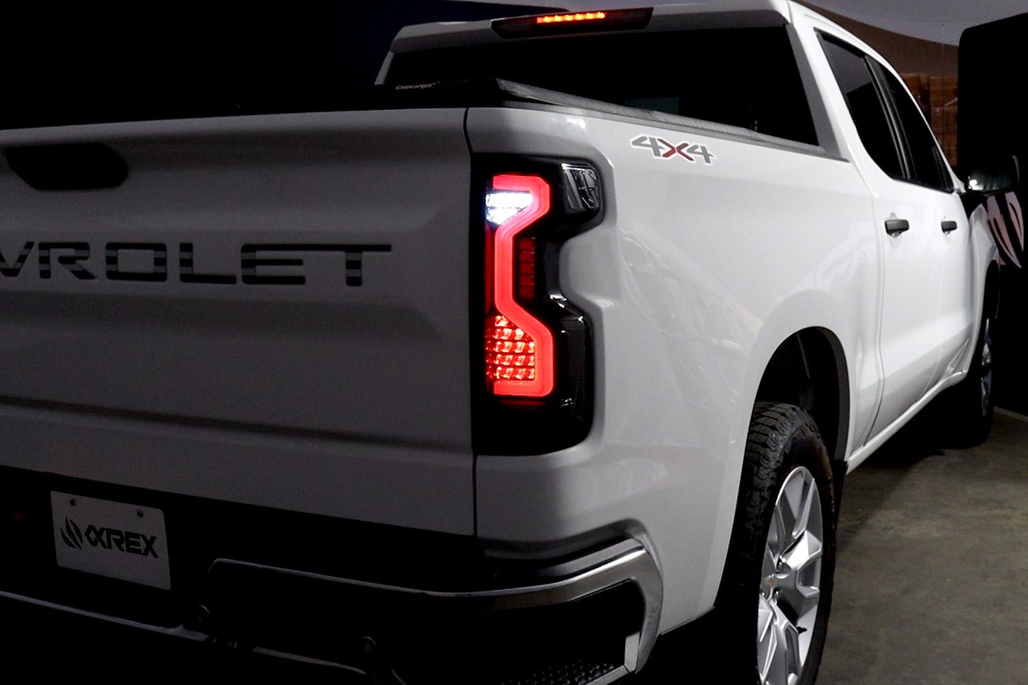 19-23 Chevrolet Silverado 1500 / 20-23 Silverado 2500HD/3500HD PRO-Series LED Tail Lights Red Smoke | AlphaRex