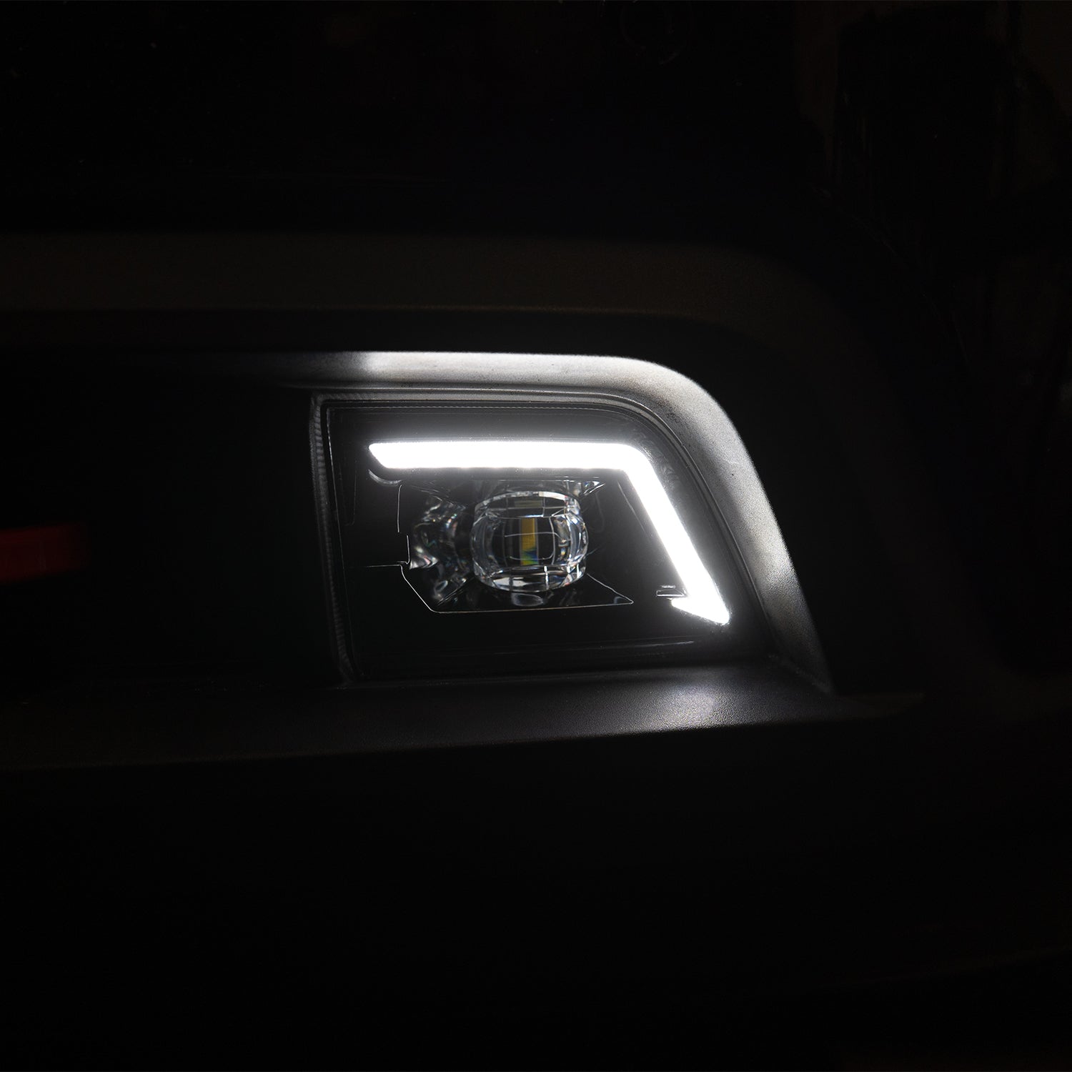 19-23 Chevrolet Silverado 1500/19-23 Chevrolet Silverado 2500HD/3500HD DoubleTap Dual Color LED Projector Fog Lights | AlphaRex