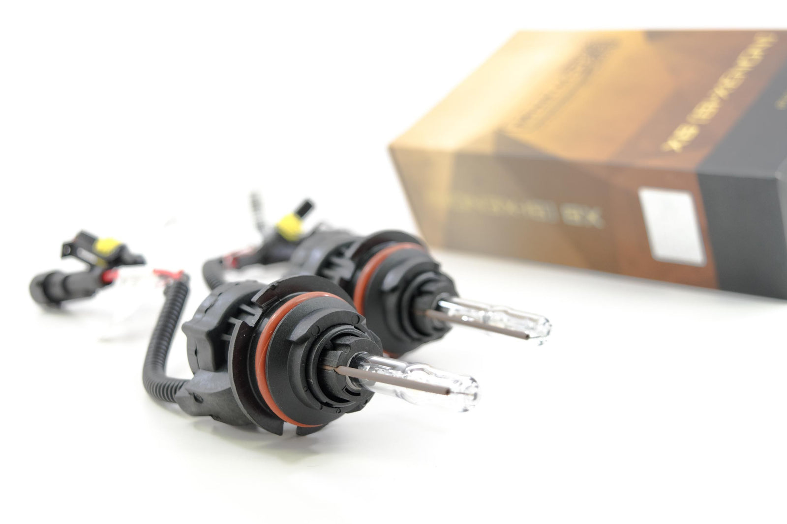 9004/9007 Bi-Xenon: XB 5000K HID Bulbs (Pair)