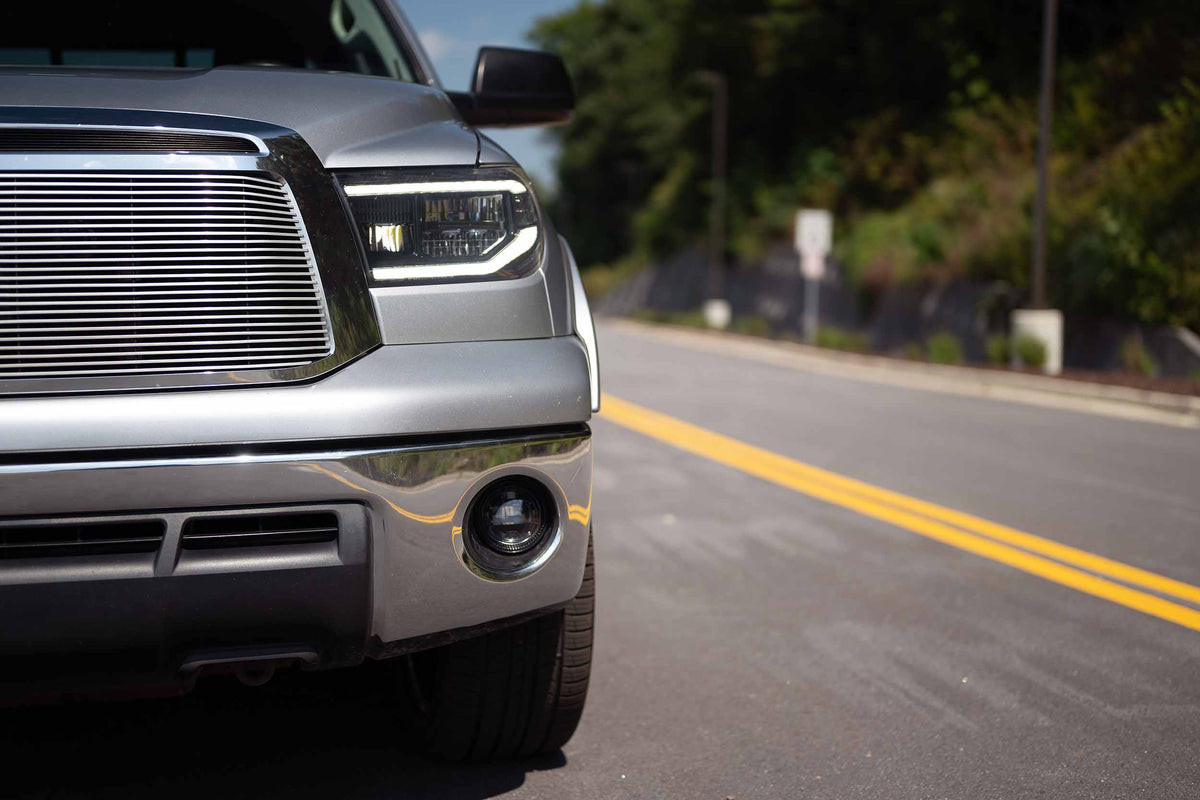 XB LED Headlights: Toyota Tundra (07-13 / White DRL / Set)