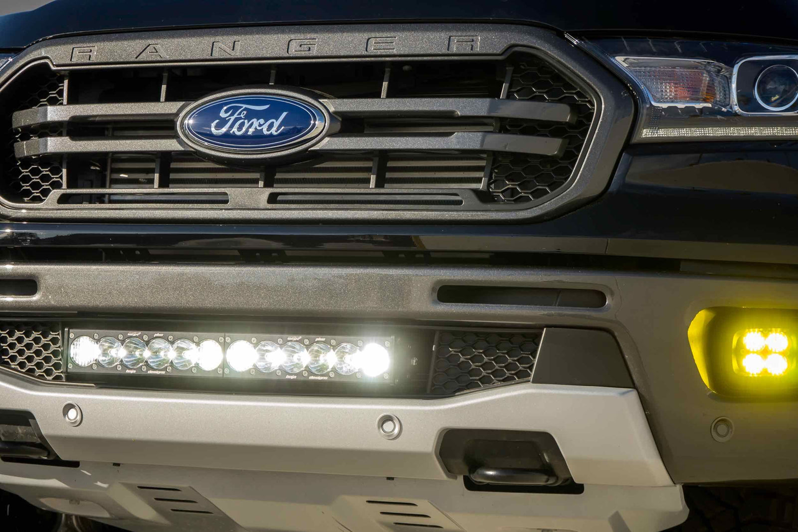 BD 60in OnX6 LED Light Bar: (Amber+White / Dual Control Pattern)