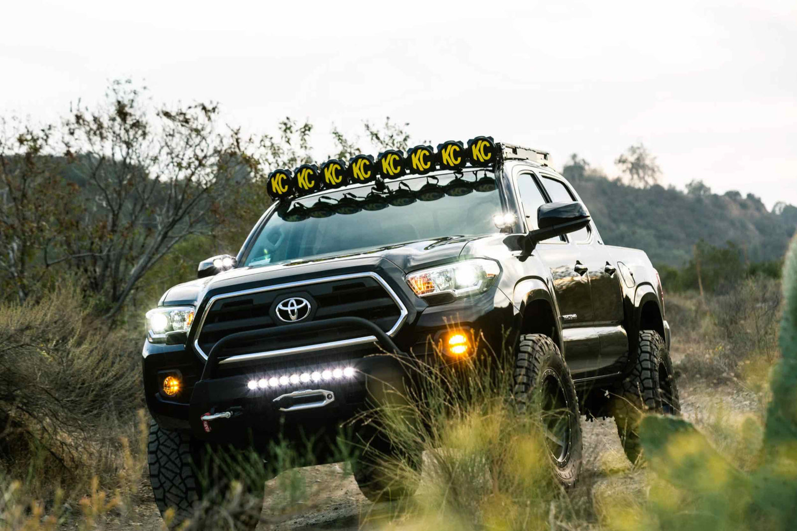 Gravity G4 Fogs: Toyota Tacoma Tundra/4Runner/Tacoma (14-20) (Set / White)
