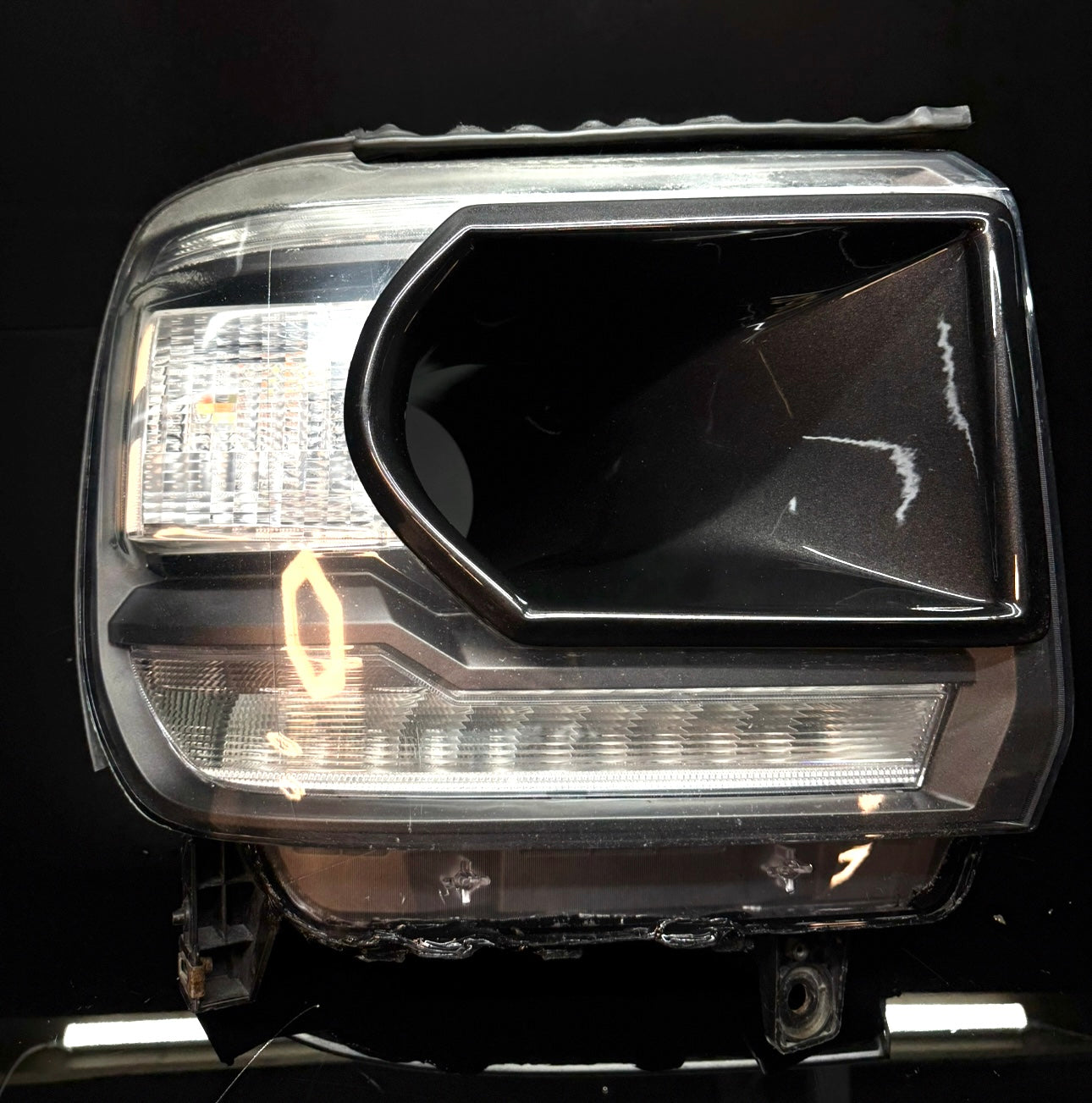 2014 - 2019 GMC Sierra 2500 / 3500 HD OEM Headlight Intake - Legends Auto Parts