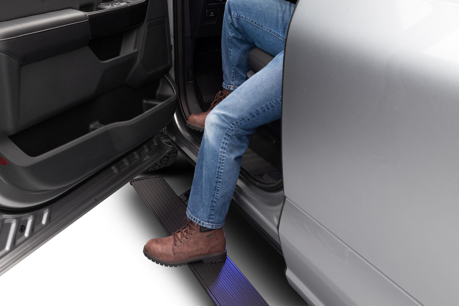 PowerStep Electric Running Boards For 2007-2013 Silverado 1500/Sierra 1500 2007-2014 Silverado/Sierra 2500/3500 (Excludes 2011-2014 Diesel Models) Extended/Crew Cab AMP Research