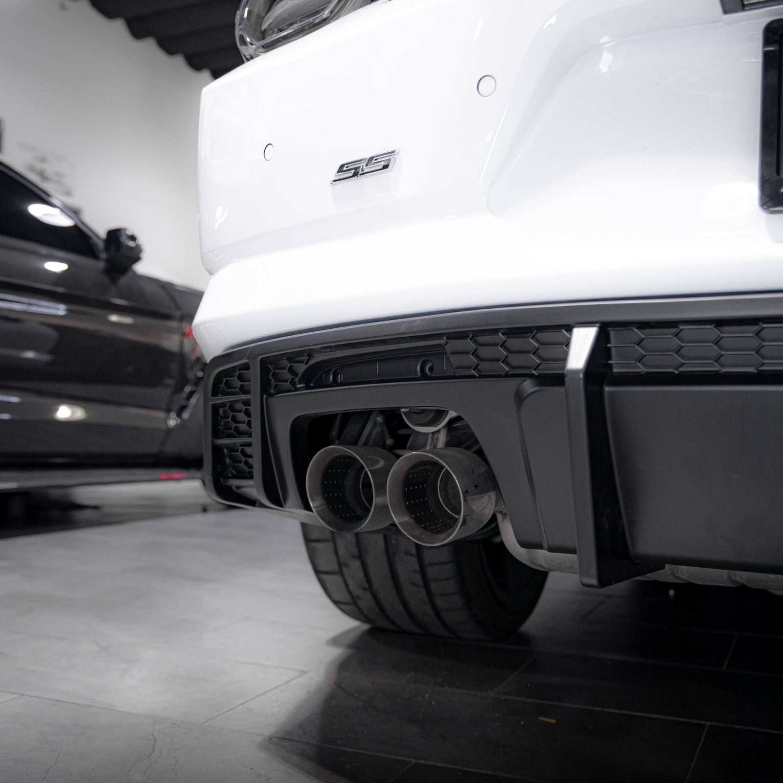 2016-2025 Chevy Camaro Evo Style Shark Fins Rear Diffuser Quad/Single Tips SS/RS/LT & ZL1 w/ Smoke Reflectors - Legends Auto Parts