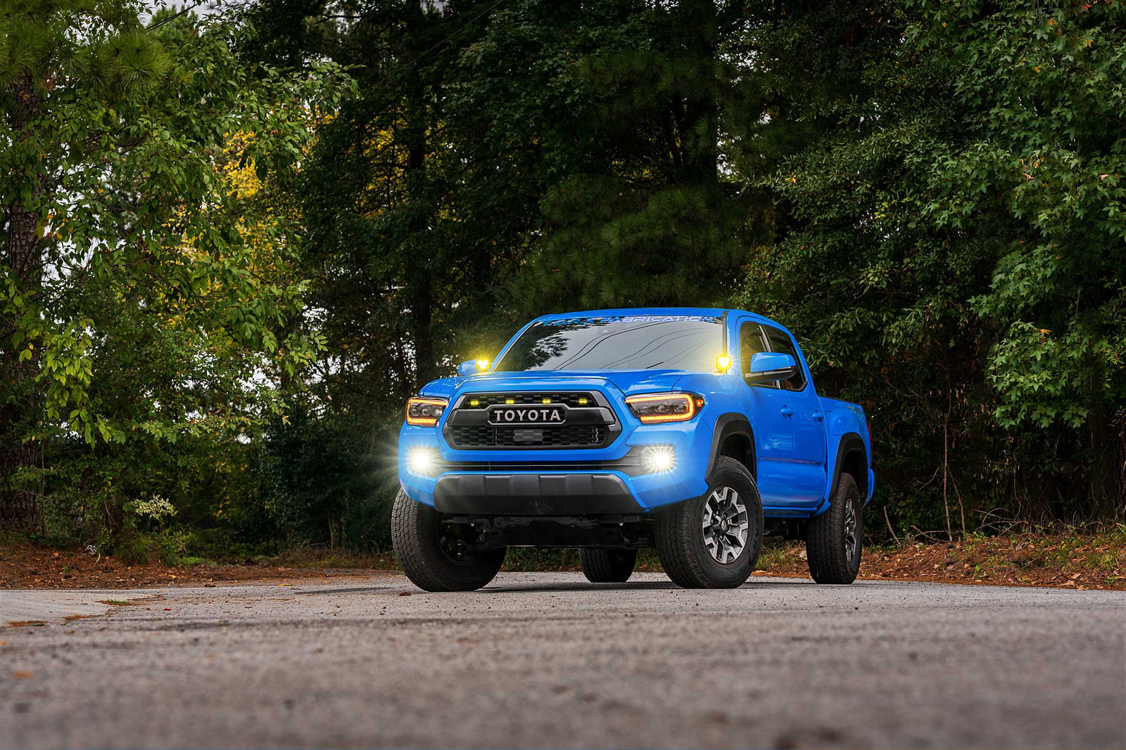 Morimoto 4Banger Ditch Light Kit: 16-23 Tacoma (HXB Yellow Spot Beam)