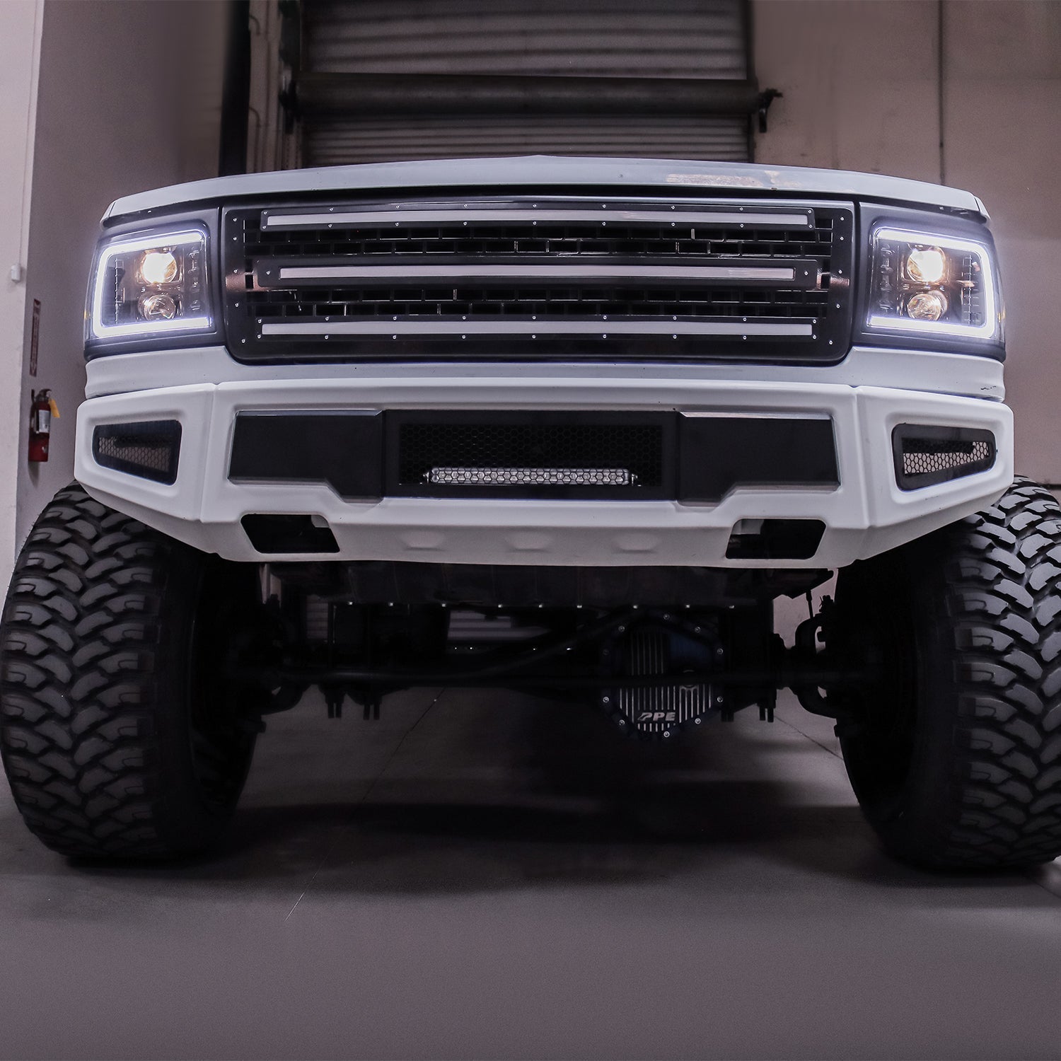 92-96 Ford F-Series/Bronco LUXX-Series LED Projector Headlights Chrome | AlphaRex