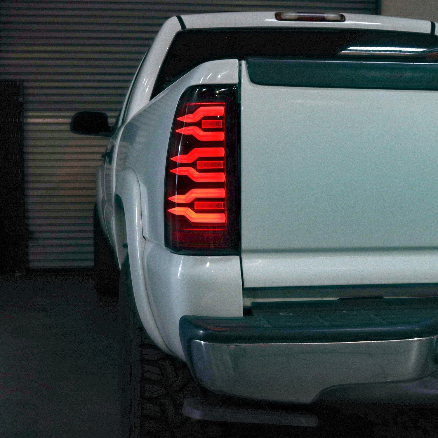 99-06 Chevrolet Silverado/99-06 GMC Sierra LUXX-Series LED Tail Lights Alpha-Black | AlphaRex