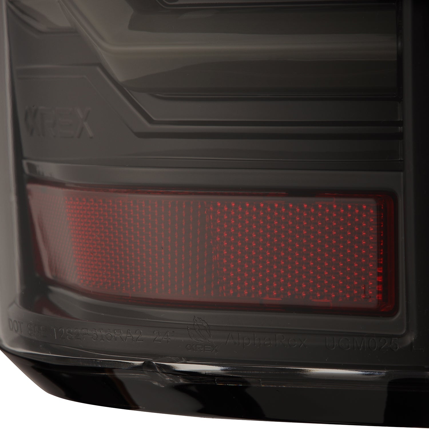 99-06 Chevrolet Silverado/99-06 GMC Sierra LUXX-Series LED Tail Lights Alpha-Black | AlphaRex