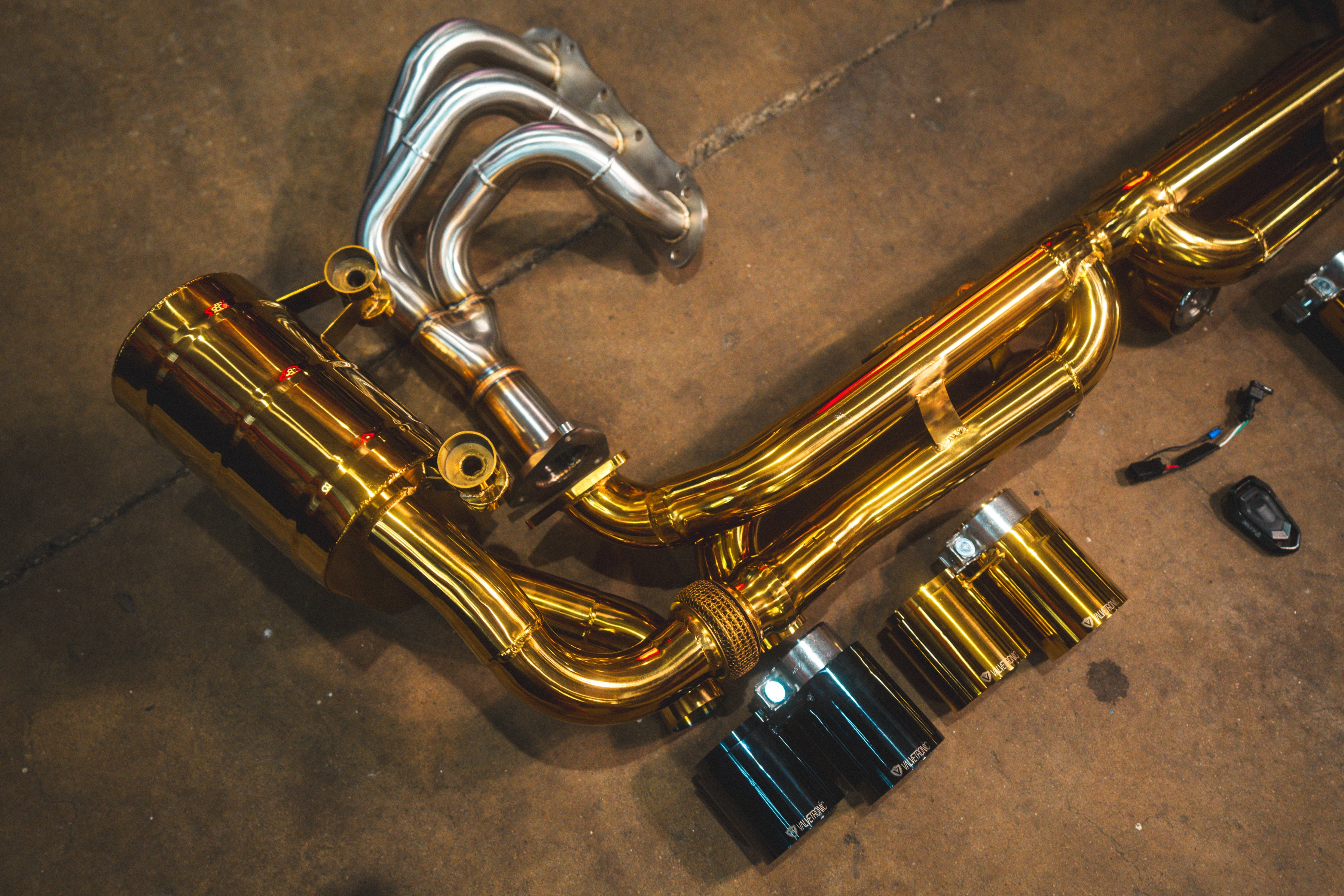 Valvetronic Valved Sport Exhaust System for Porsche 911 Carrera / S / GTS (991.1) - Legends Auto Parts