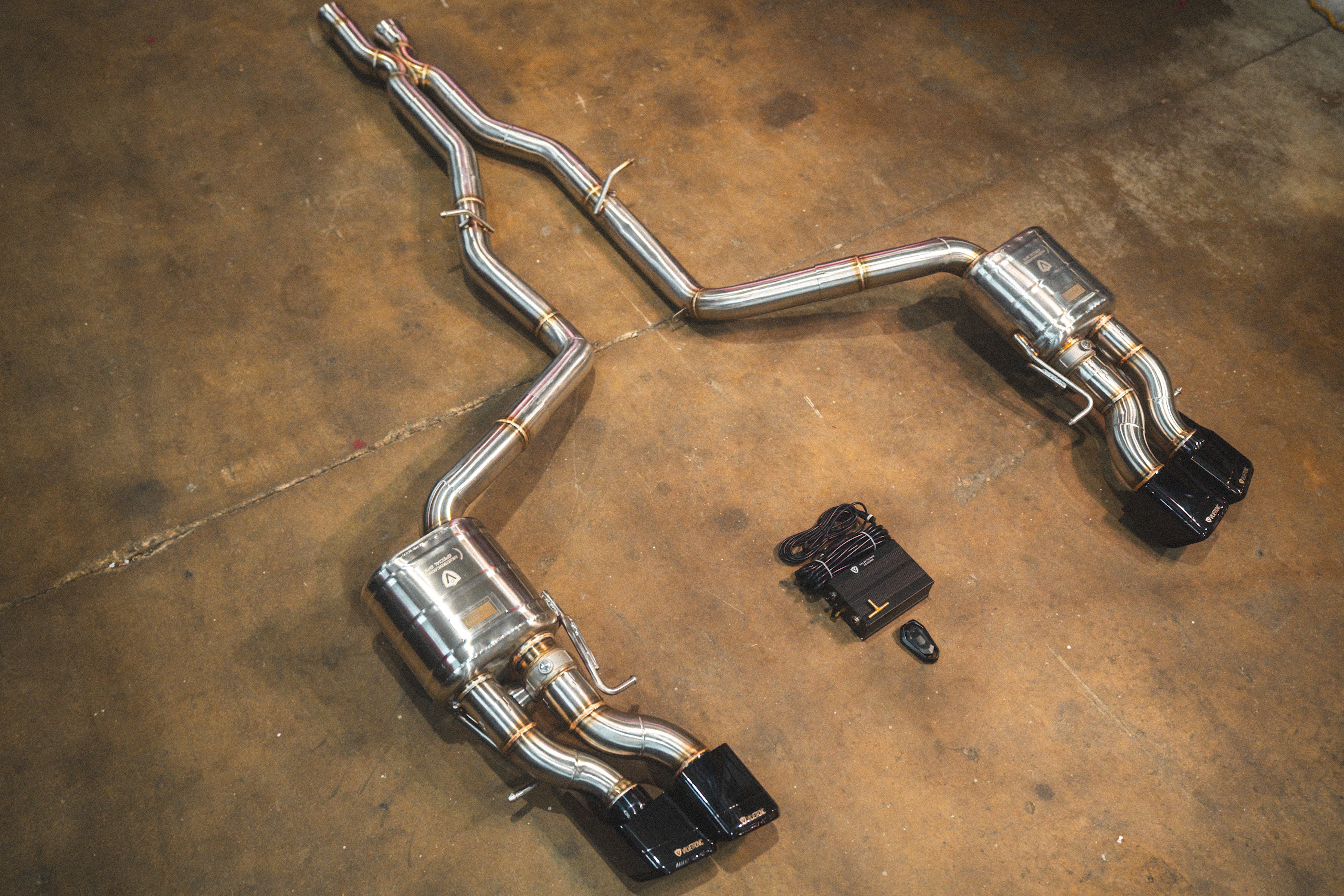 Valvetronic Mercedes W218 CLS63 AMG Valved Sport Exhaust System - Legends Auto Parts