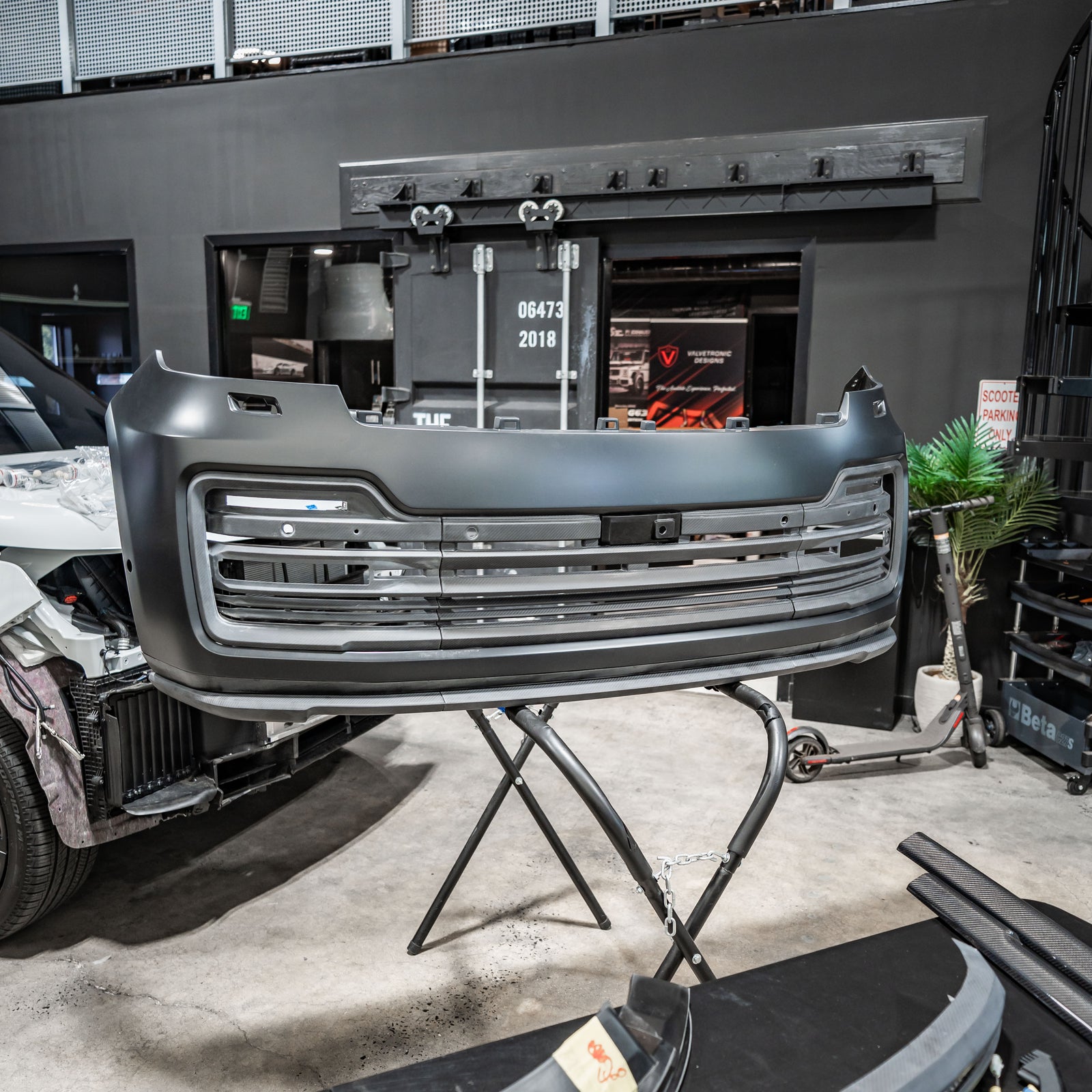 Urban Automotive - Fully Body Kit Range Rover L460 - Legends Auto Parts