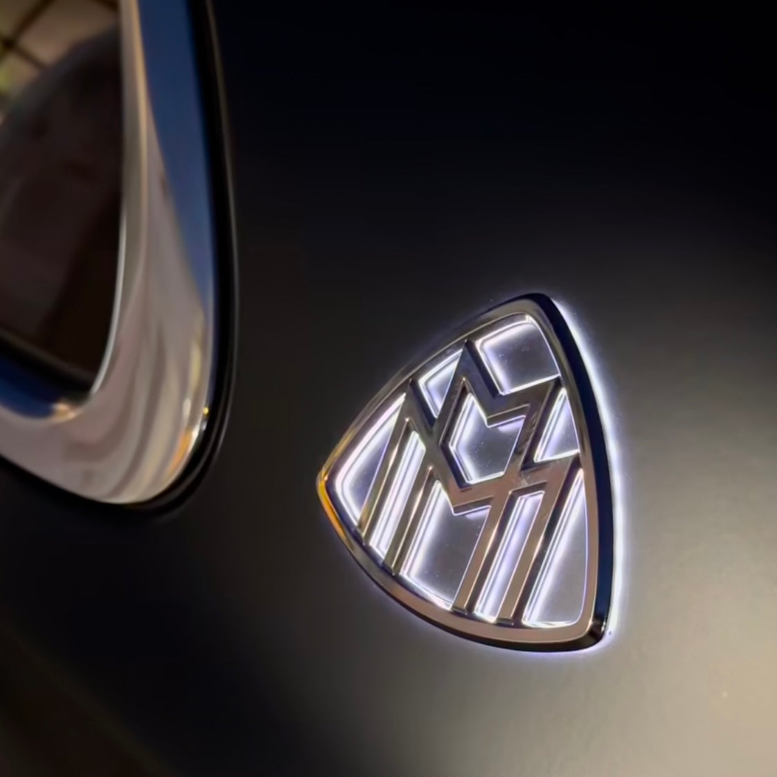 LED Light-Up Badges for Mercedes MAYBACH Cars