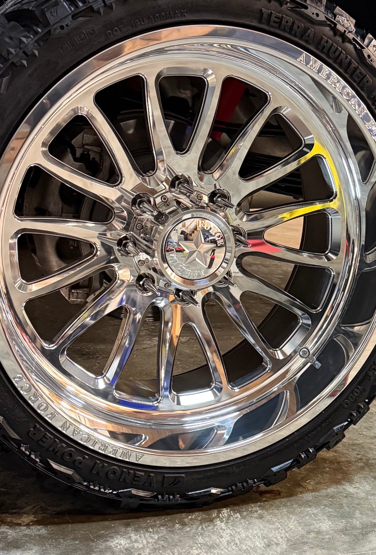 Spiked Lug Nuts Chrome / Black - All Makes & Models