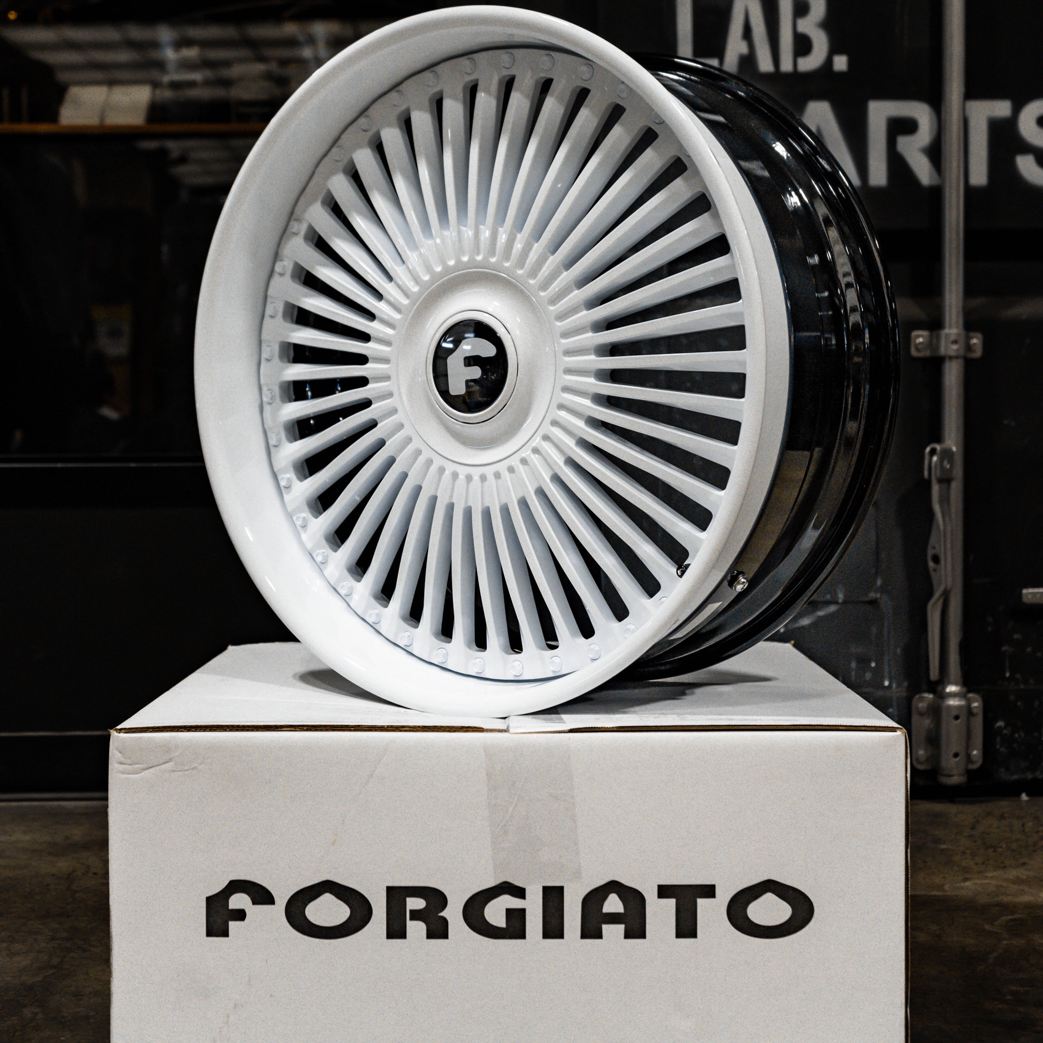 Forgiato TRIMESTRE SUV Wheels with Floater Caps