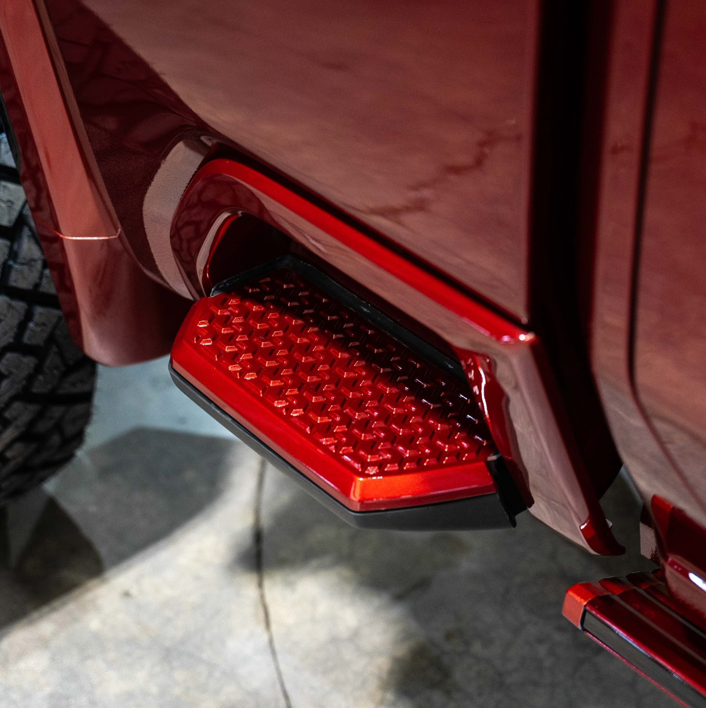 2020-2024 GMC/Chevrolet Sierra/Silverado 2500/3500 Painted OEM Bed Steps - Legends Auto Parts