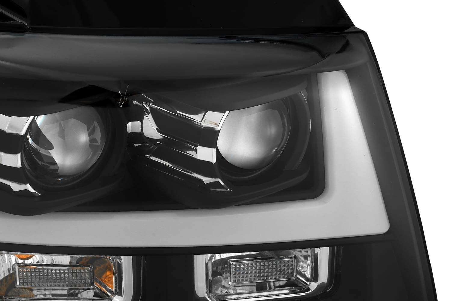 07-14 Chevrolet Tahoe/Suburban/07-13 Avalanche LUXX-Series LED Projector Headlights Black