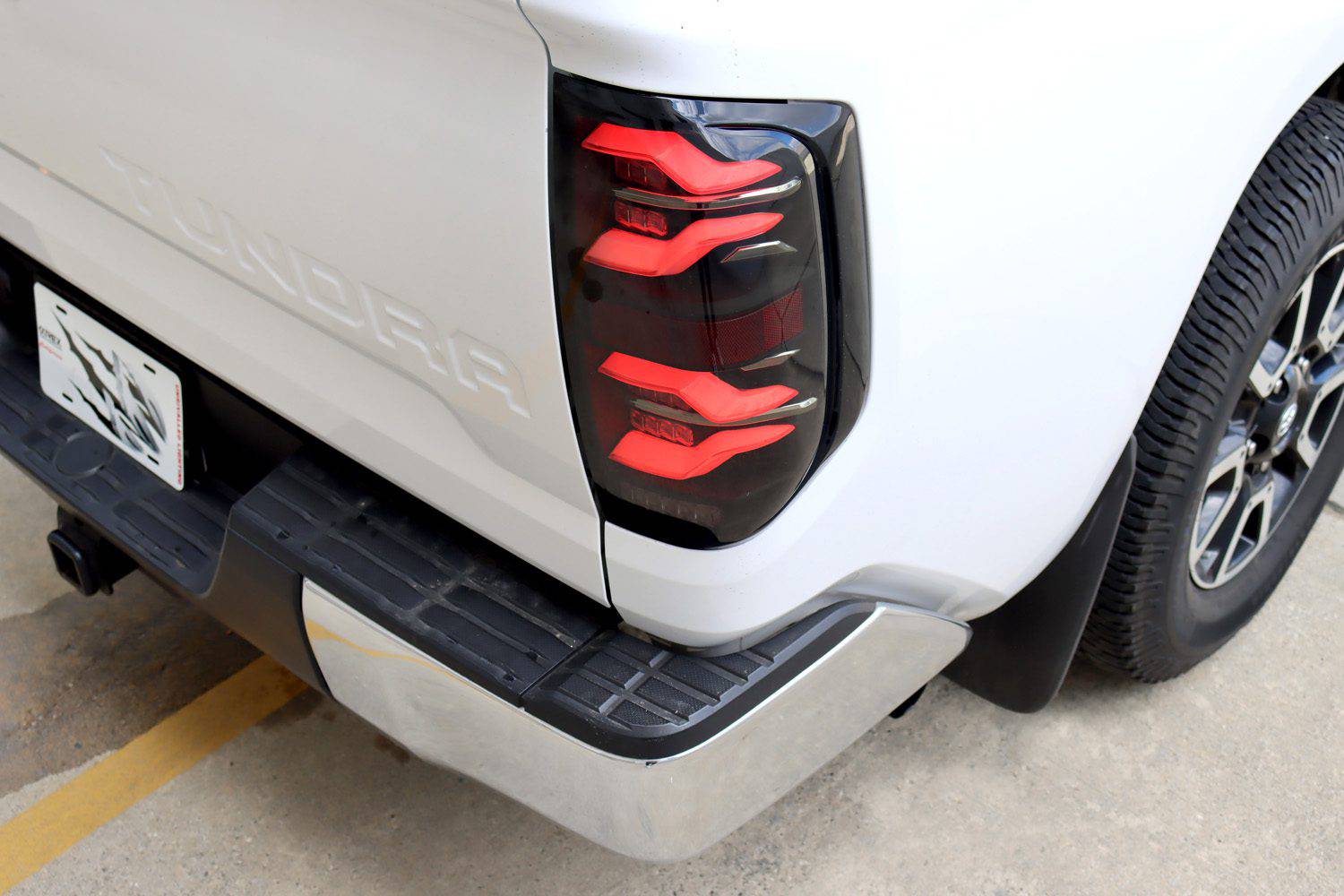 14-21 Toyota Tundra LUXX-Series LED Tail Lights Black