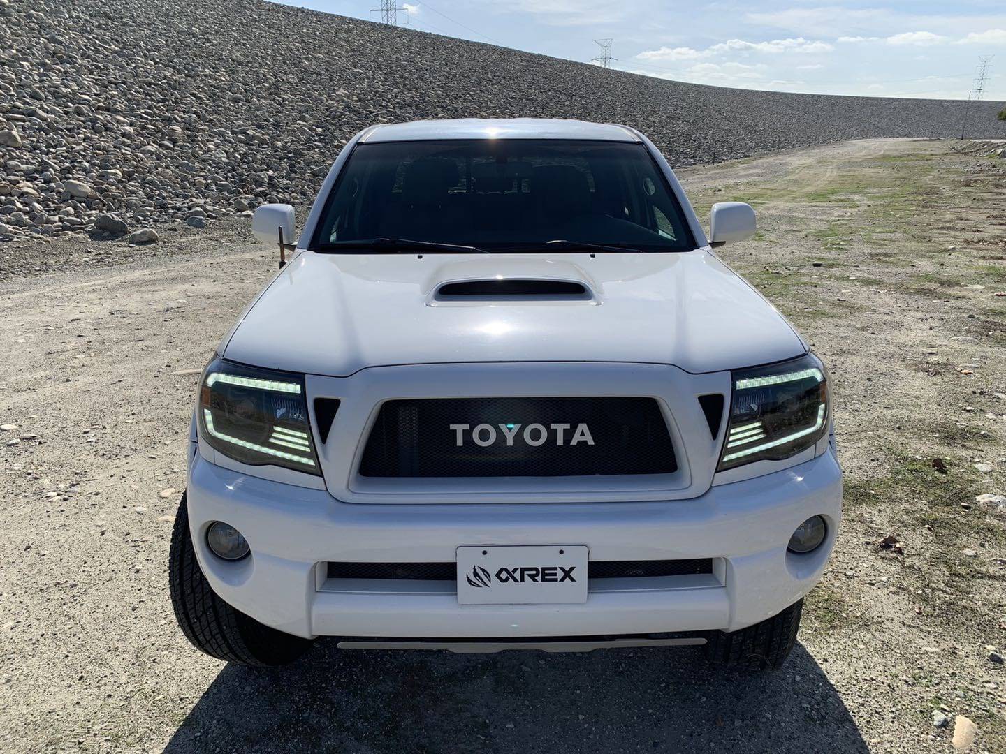 05-11 Toyota Tacoma LUXX-Series LED Projector Headlights Black - Legends Auto Parts