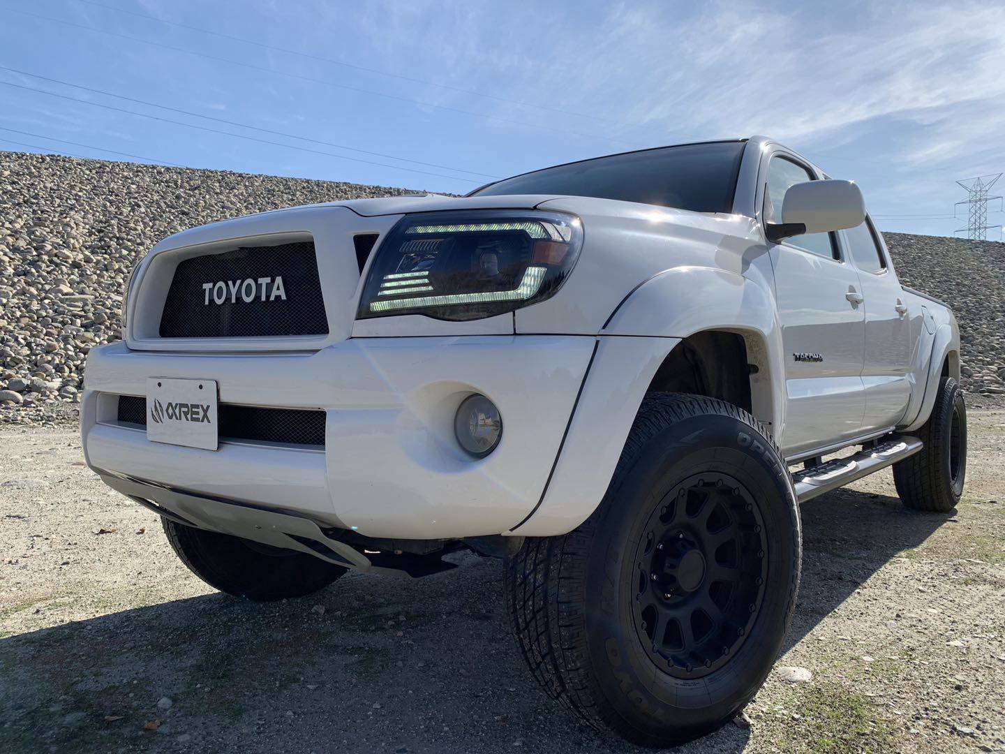 05-11 Toyota Tacoma LUXX-Series LED Projector Headlights Chrome - Legends Auto Parts
