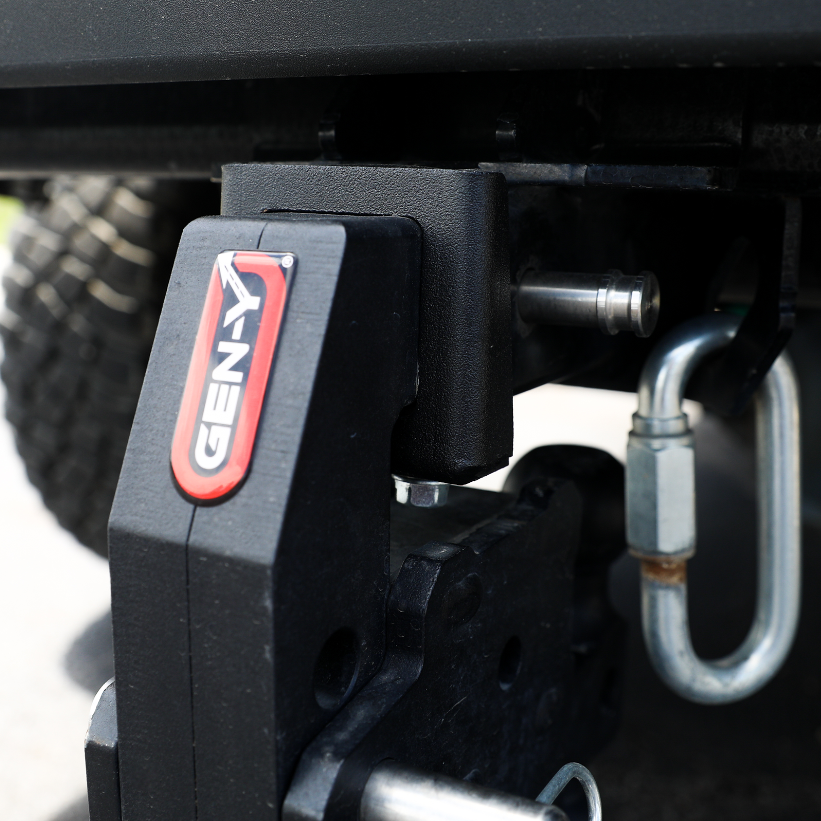 GEN-Y Hitch Anti-Rattle Hitch Tightener