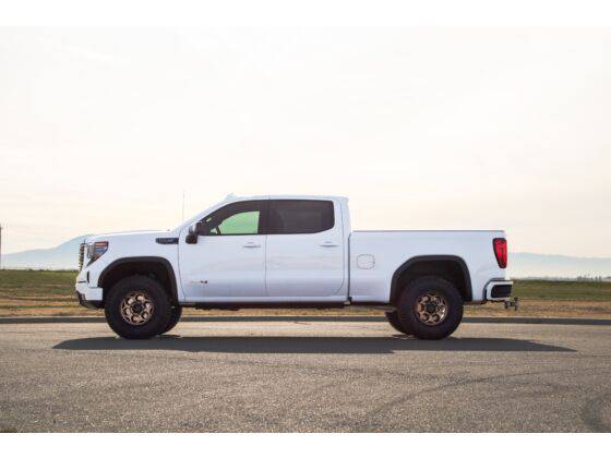 2019-2023 Silverado Trail Boss/Sierra AT4 1500 4WD Cognito 1-Inch Elite Leveling Kit With Elka 2.5 Shocks