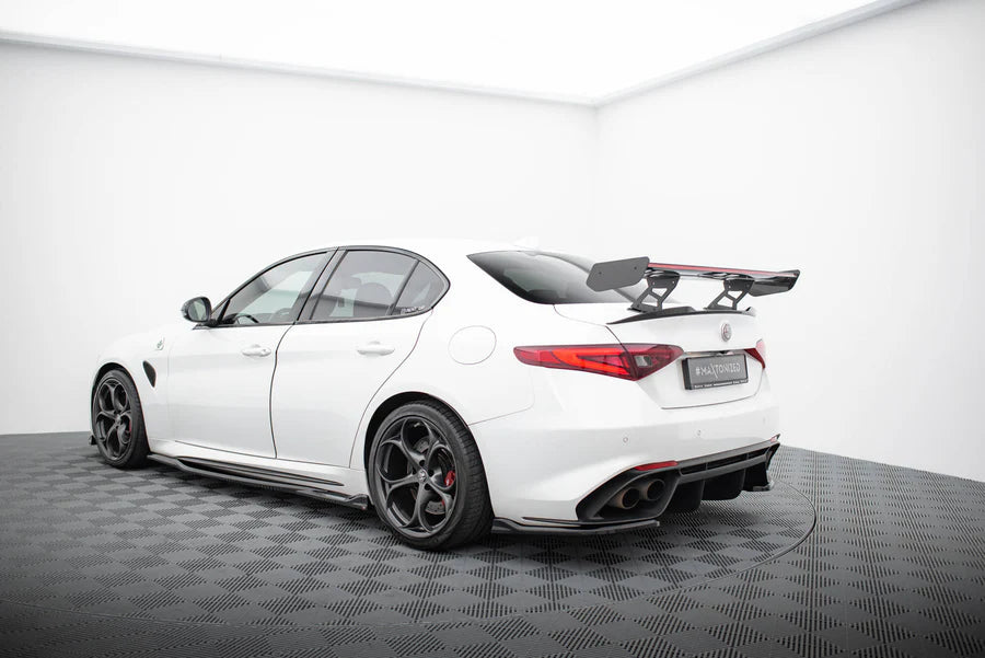 Maxton Design - Carbon Spoiler + Led Alfa Romeo Giulia Quadrifoglio