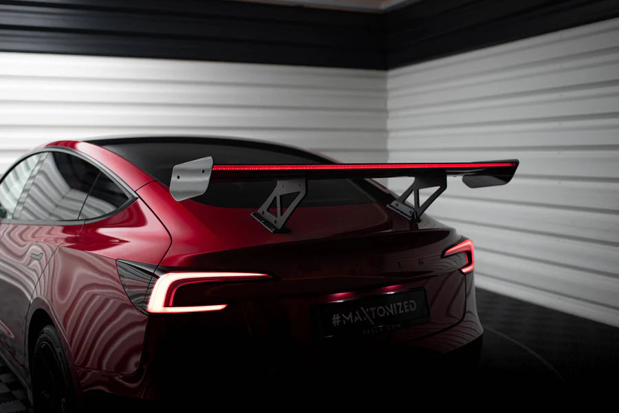 Maxton Design - Carbon Spoiler + Led Tesla Model 3