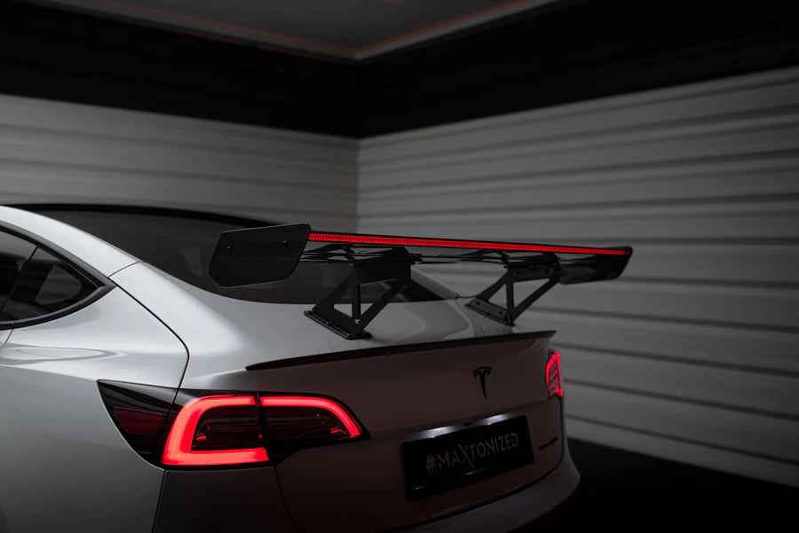 Maxton Design - Carbon Spoiler + Led Tesla Model 3