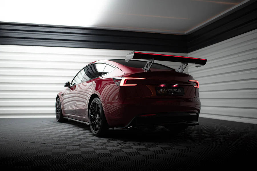 Maxton Design - Carbon Spoiler + Led Tesla Model 3