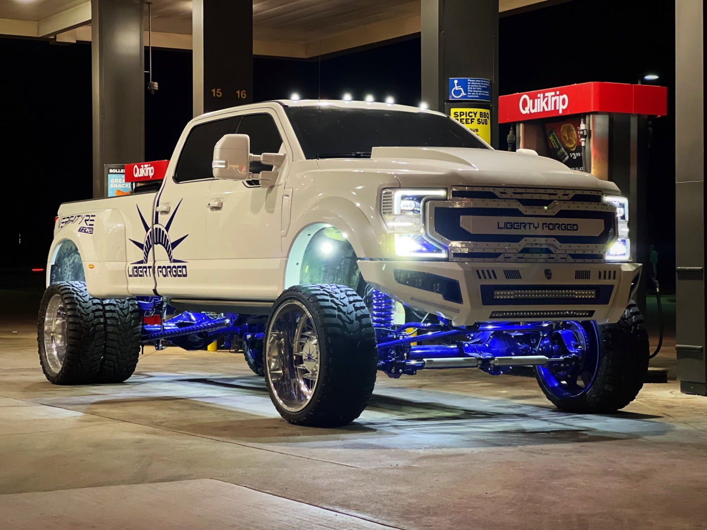 Wicked Trucks - 2017+ FORD F-450/550 8
