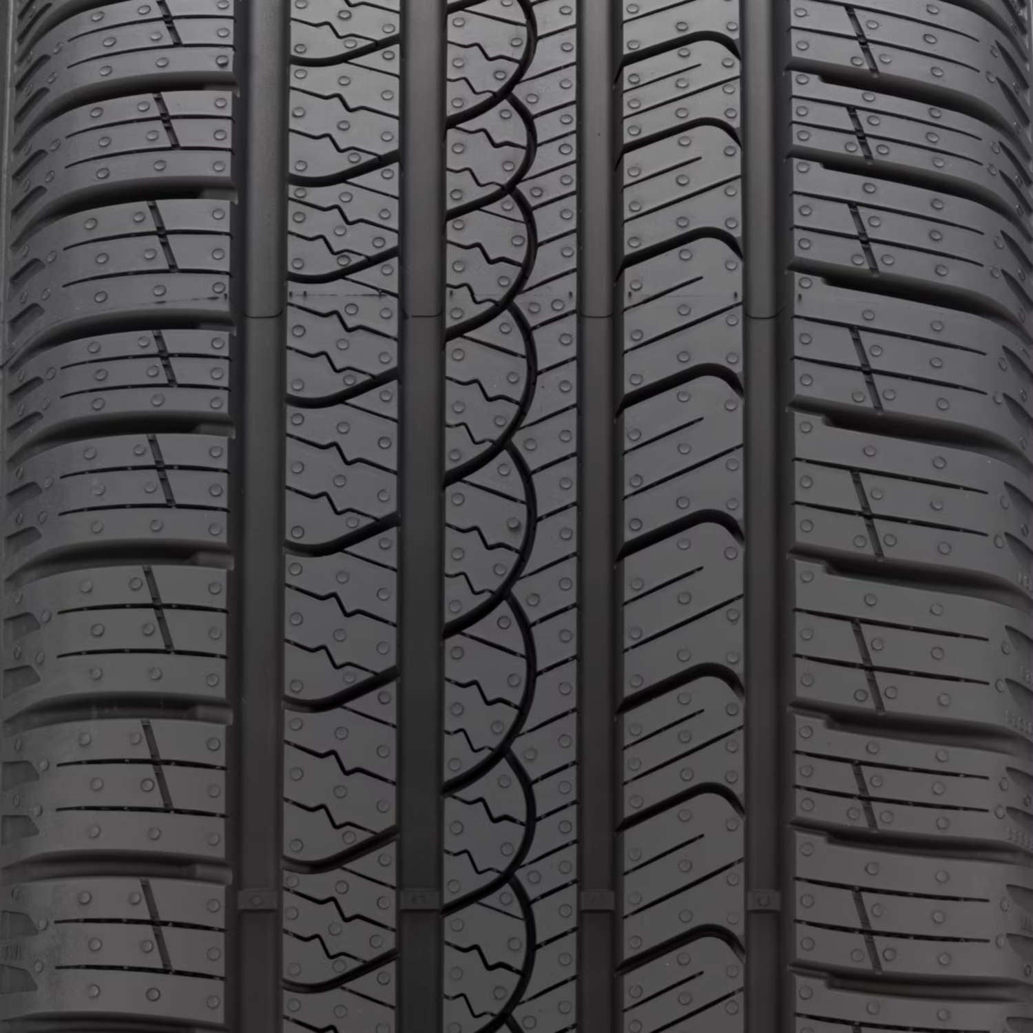 Pirelli P7 All Season Plus 3 245 40R20