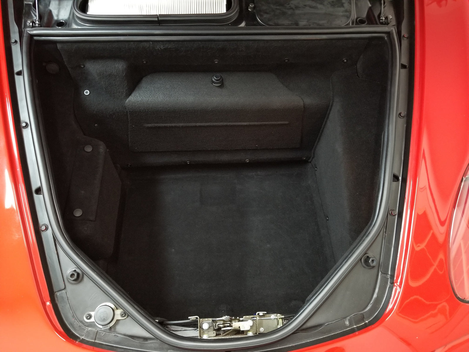 Scuderia Audio - 360 Trunk Glovebox